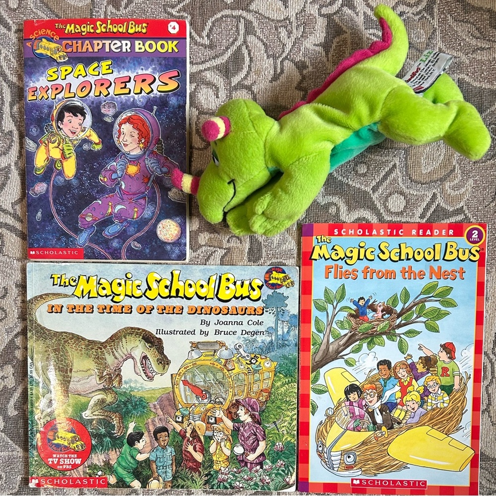 Magic School Bus Dinosaur Liz Side Kicks Plush Lizard 1997 / 3 Books